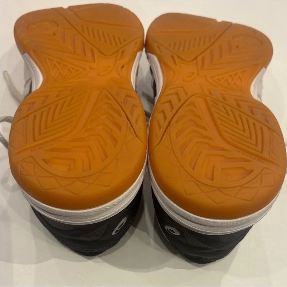 ASICS Black and White Upcourt 4 Volleyball Squash Indoor Gum Sole Shoes
